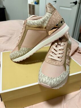 Michael Kors Maddy Two-Tone Logo and Mesh Trainer- blush pink size 9